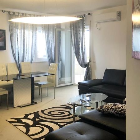 Vale House Holiday Apartment Vlorë Esterno foto