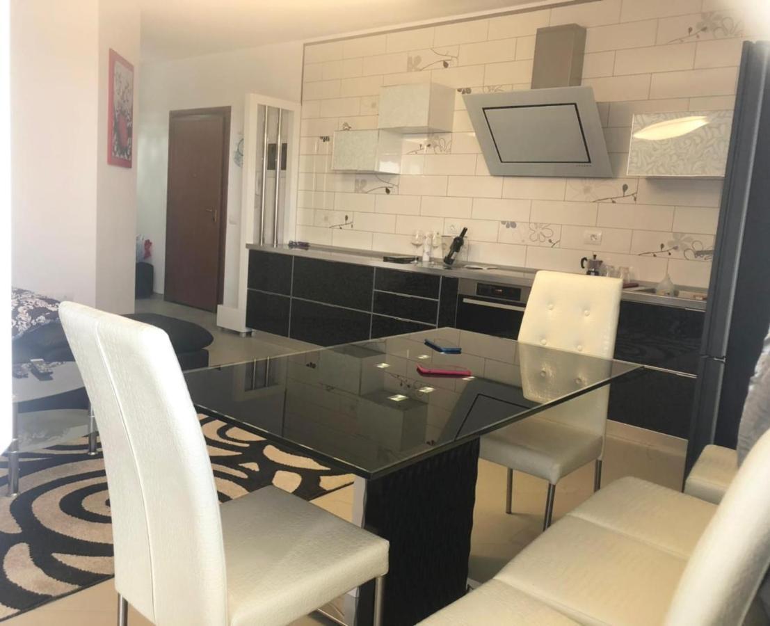 Vale House Holiday Apartment Vlorë Esterno foto