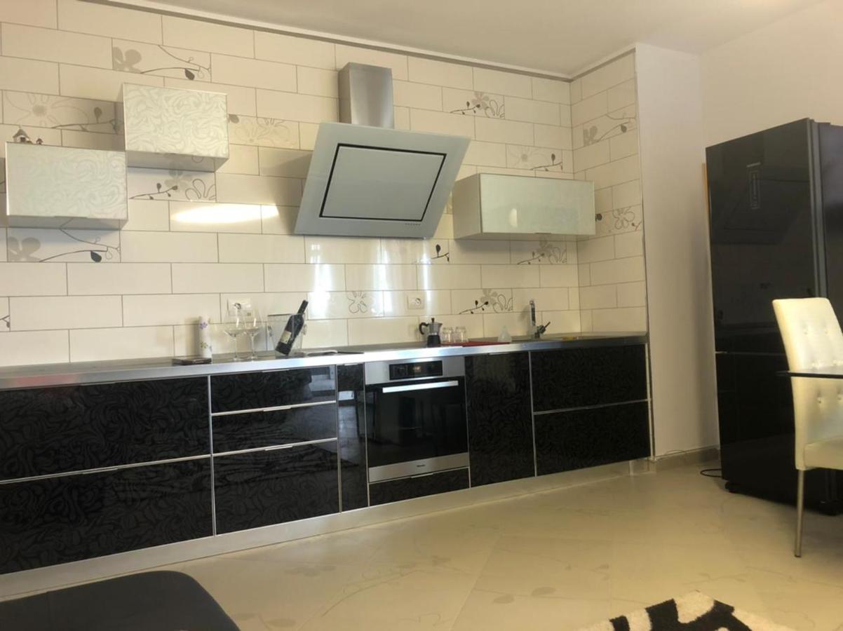 Vale House Holiday Apartment Vlorë Esterno foto
